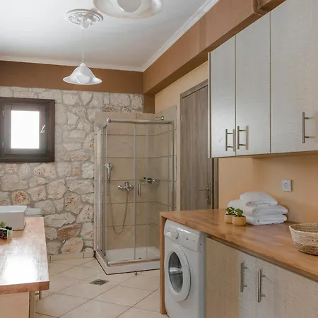 Saint Nicholas 4 וילה Razáta