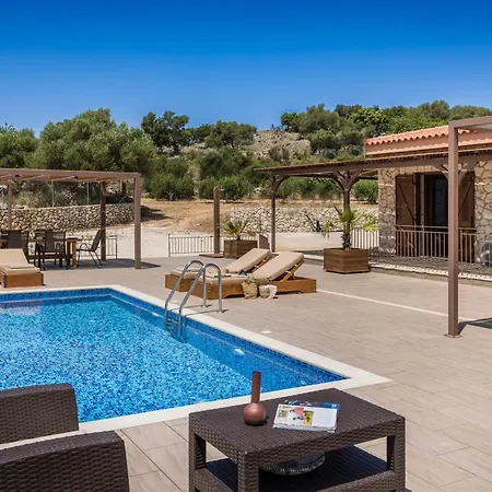 Saint Nicholas 4 וילה Razáta